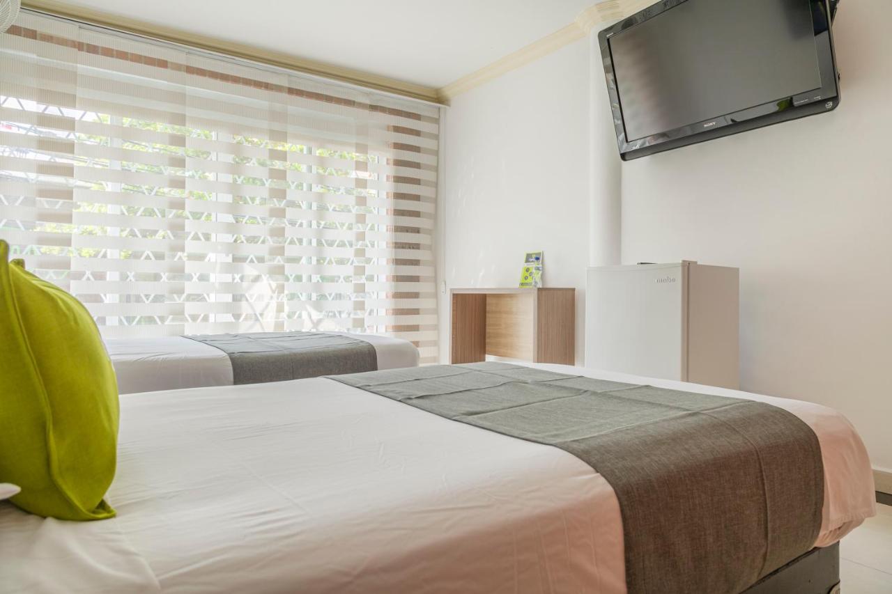 Hotel Boutique Laureles Home - Ayenda 1258 (Adults Only) Μεντεγίν Εξωτερικό φωτογραφία